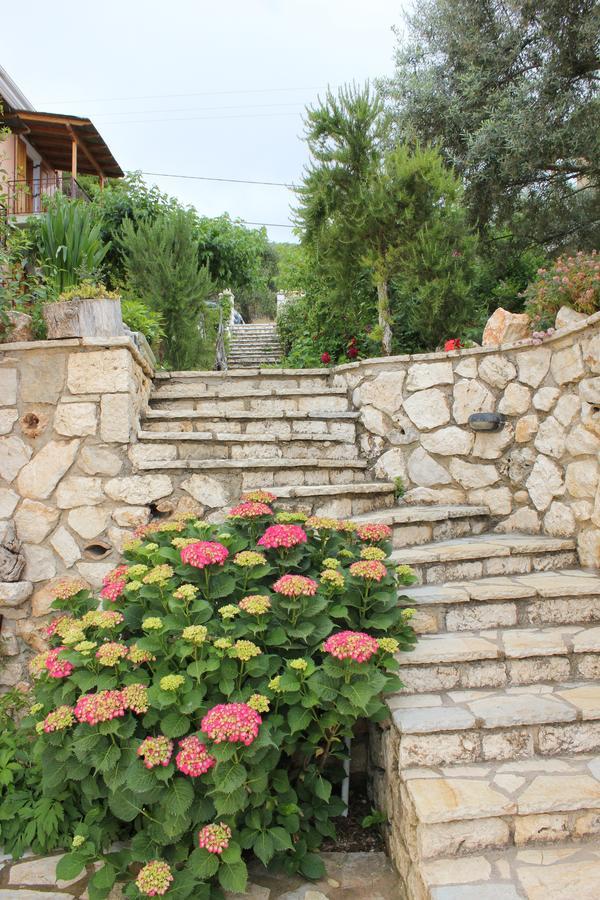 Porto Katsiki Guest Houses Athanion Exterior photo